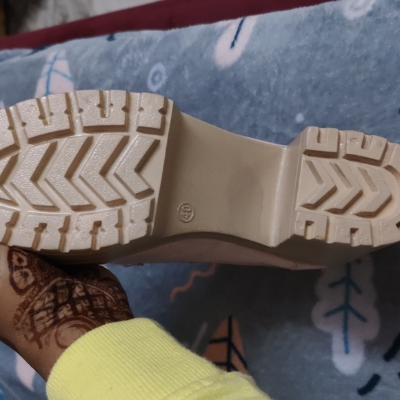 Peach heels - Picture 3 of 5